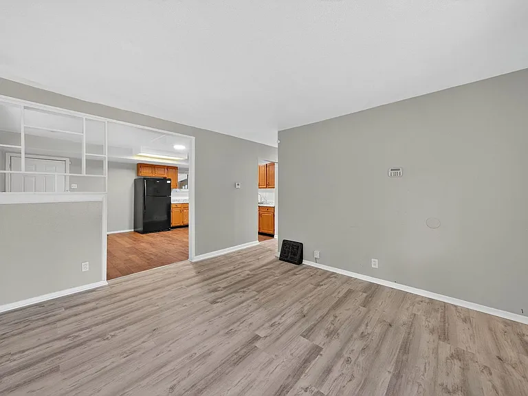 138 Grampian Rd — Photo 5