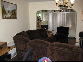 2nd image of 1761 E 51st St