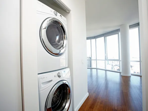 66 Rockwell Place image 8 of 27