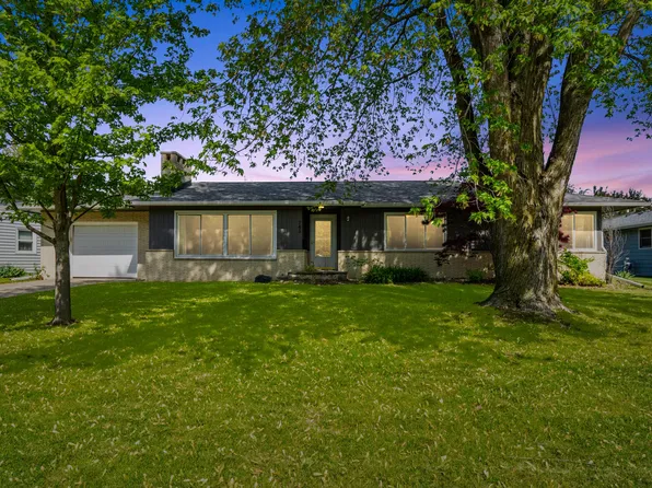 743 15th St, Nevada, IA 50201