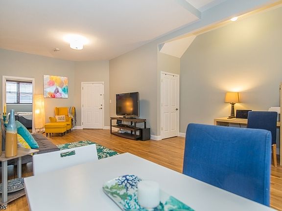 2nd image of 48 Laidlaw Ave APT 1