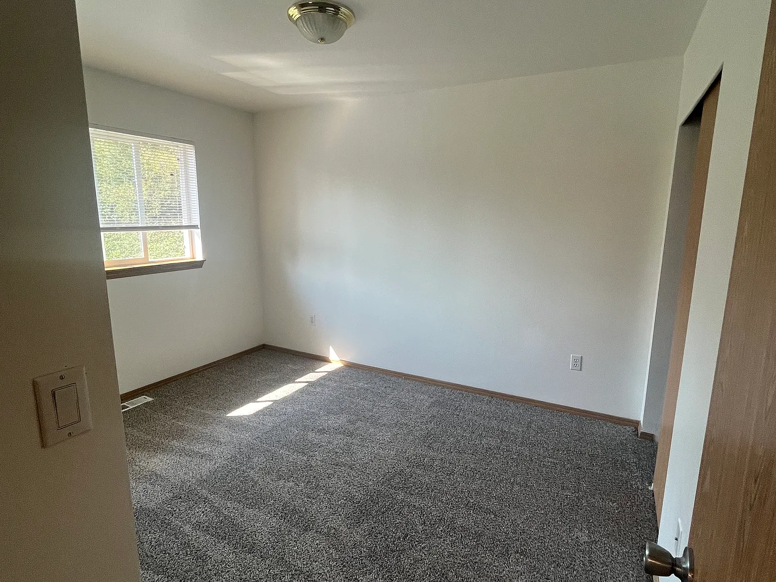 3 bed, 2.5 bath, 1334 sqft, $2,900 — Photo 4