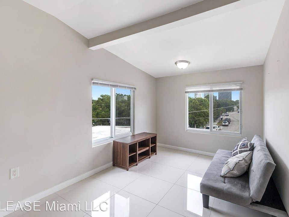 1st image of 268 NW 34th St #8793707