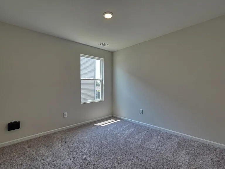 220 Ingleby Rd — Photo 9