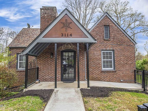 3rd image of 3114 Fountain Park Blvd