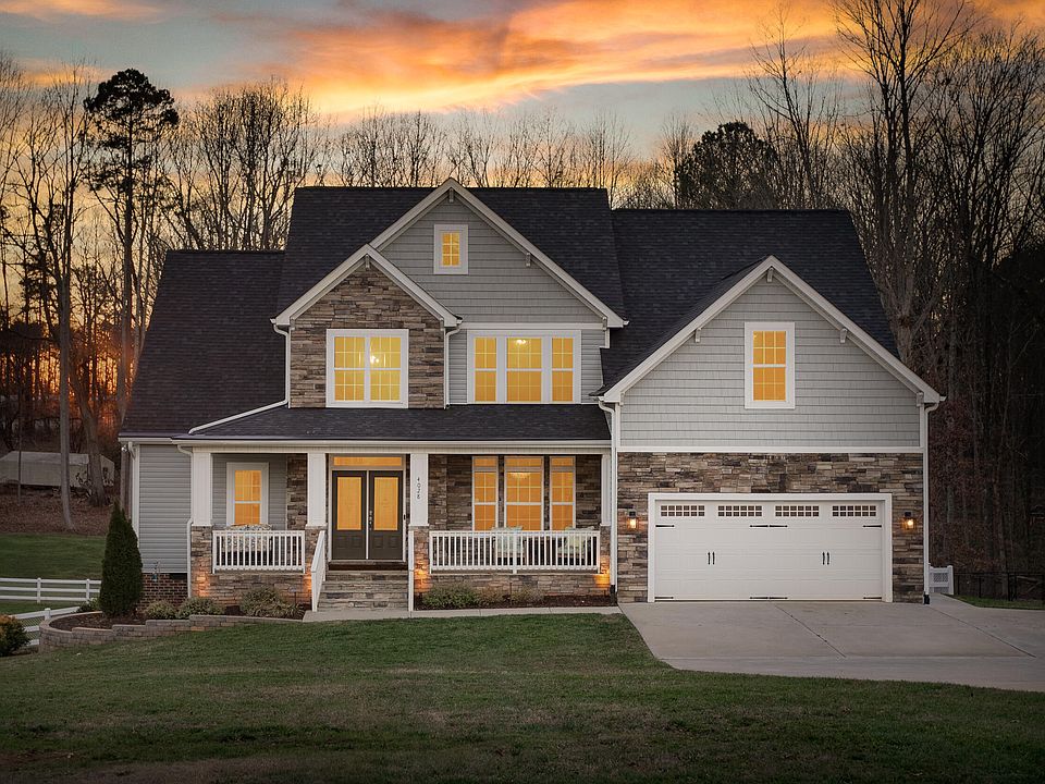 1st image of 4028 Mackenzie Dr