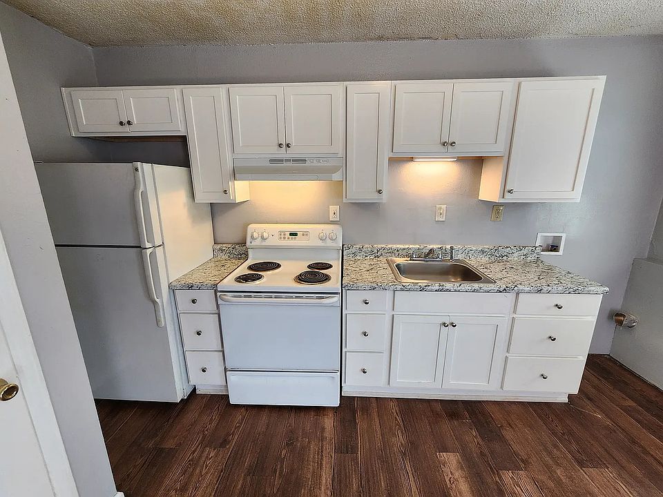 2nd image of 12 Hammett St #11544215
