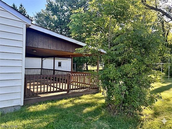 3rd image of 27 Woodland Dr