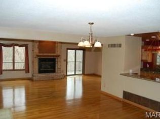 2843 E Springview Dr, Imperial, MO 63052