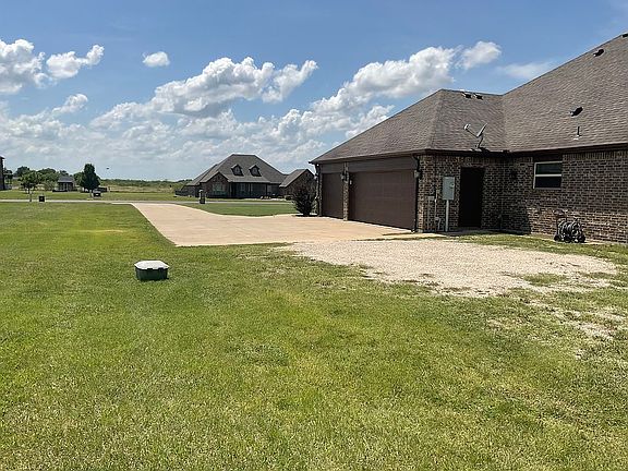 3rd image of 11200 Lakecrest Dr
