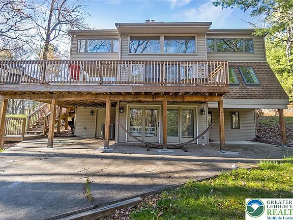 4th image of 560 Forest Dr