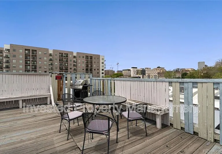 656 N Logan St #8 — Photo 11
