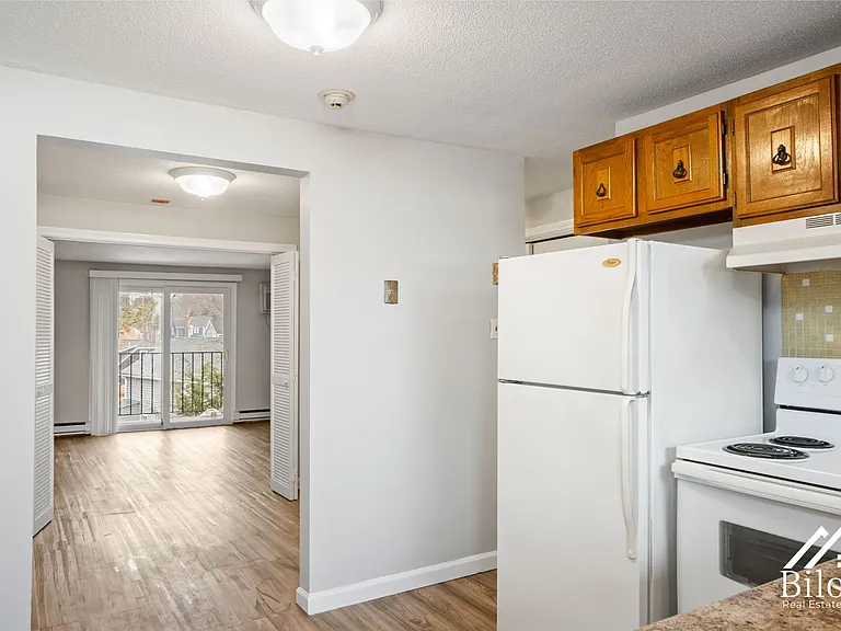 242 Waterman Avenue — Photo 9