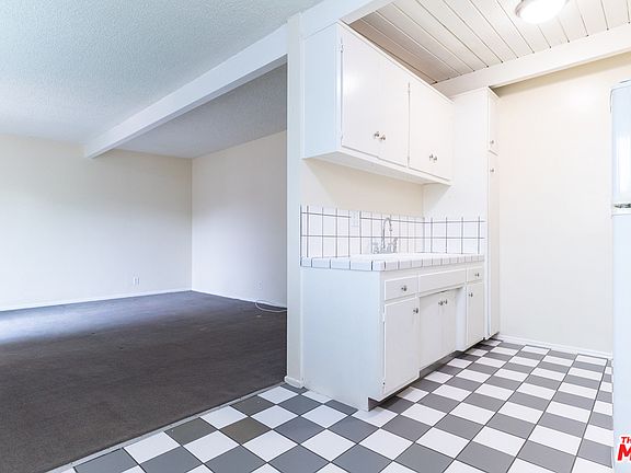 4th image of 2365 Glendale Blvd #17