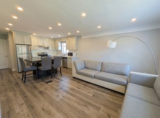 104 E 41st St #1, Hamilton, ON L8T2Z7