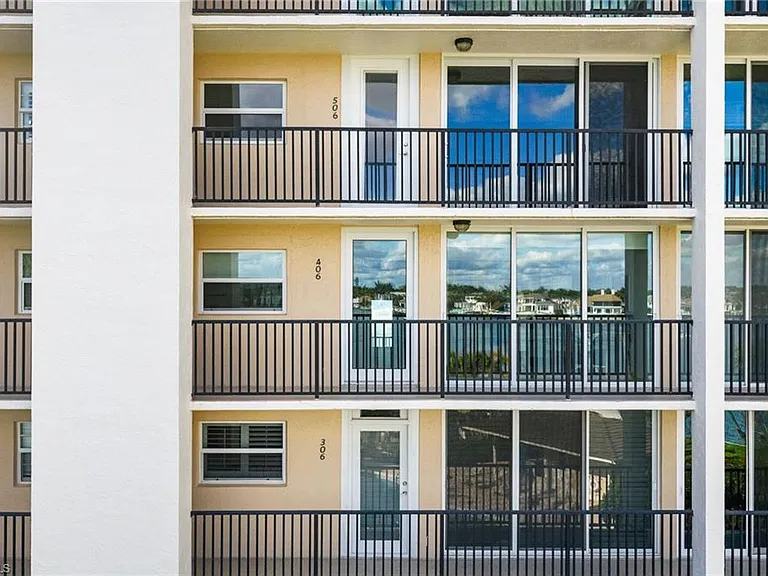 3500 Gulf Shore Blvd N #406 — Photo 31