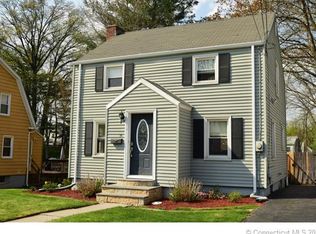 34 Edgemere Ave, West Hartford, CT 06110