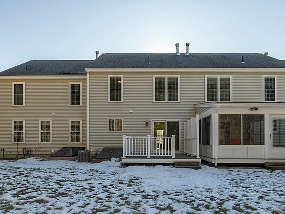 5th image of 304 River Grant Drive