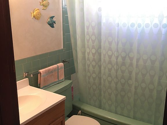 5th image of 8022 Waddell Ave