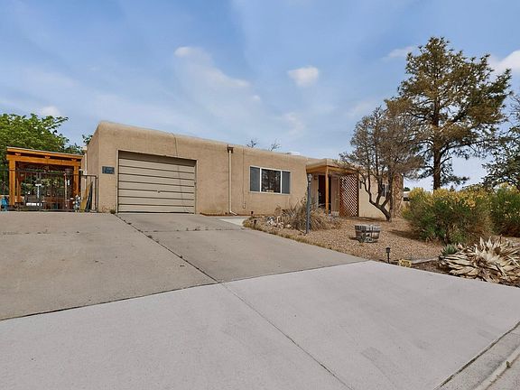 3rd image of 803 Gral Trevino Dr SE