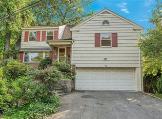 15 Spencer Dr E, New Rochelle, NY 10801