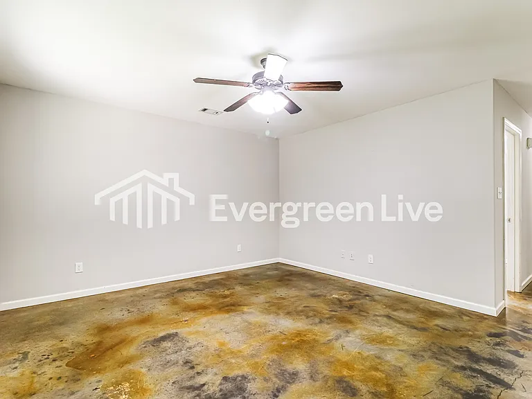 1298 Ridge Rd — Photo 2