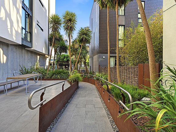 5th image of 300 Ivy St APT 200