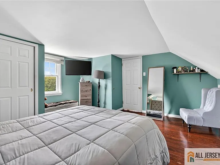 177 Midfield Rd — Photo 13
