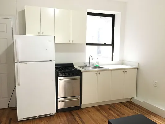 Rented by Compass | media 27