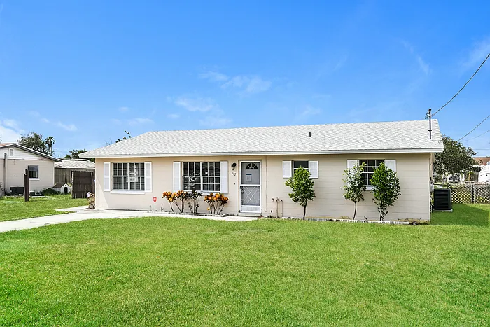 4 bed, 2.0 bath, 1504 sqft, $1,795 — Photo 2