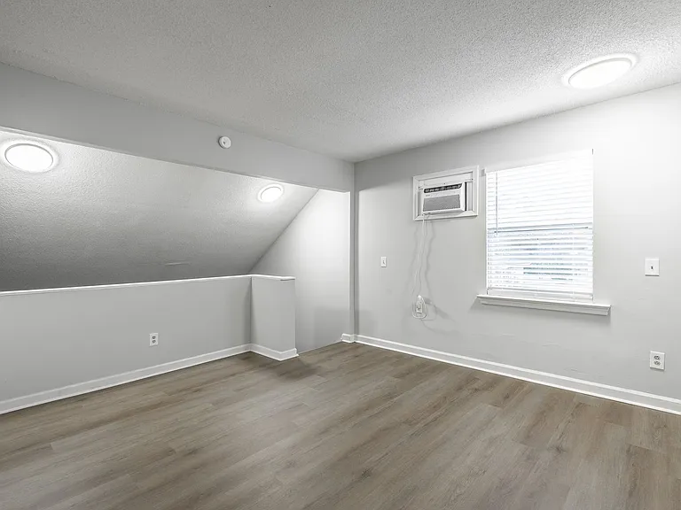 Loft-Style Townhome In Hixson | 2 Months Free — Photo 17