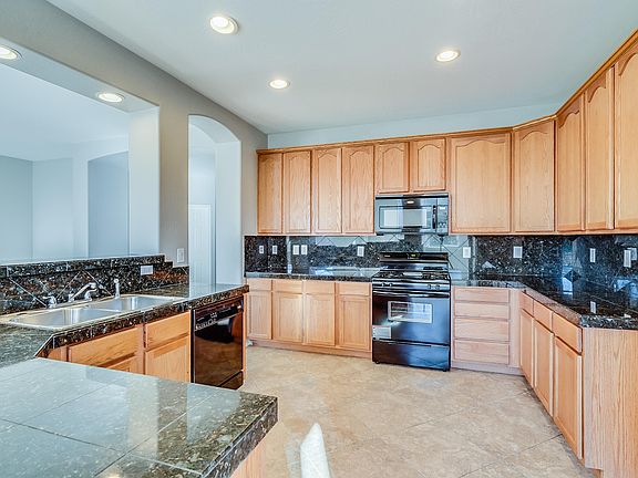 3rd image of 7323 W Park St