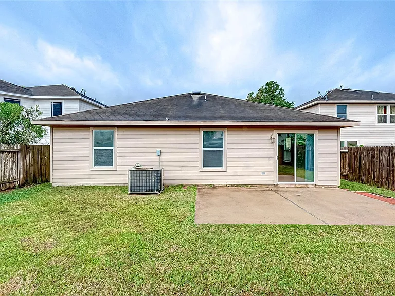 7910 Raven Creek Ln — Photo 32