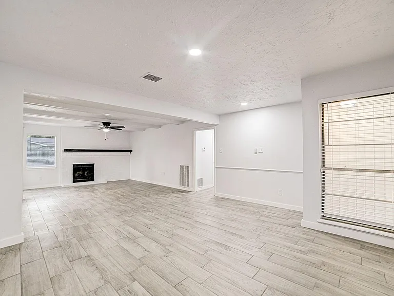 3918 Cypressdale Dr — Photo 8