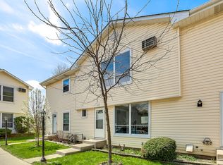 114 Raintree Ct, Aurora, IL 60504