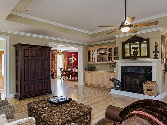 3rd image of 2850 Hampton Cove Way SE
