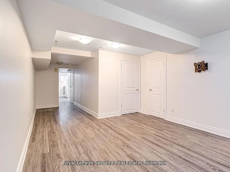 706 Gladstone Ave #LOWER — Photo 15
