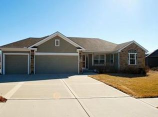 1900 White Tail Ln, Liberty, MO 64068