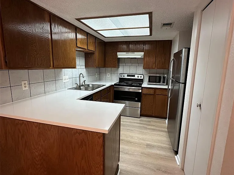 8418 Fathom Cir #D-401 — Photo 9