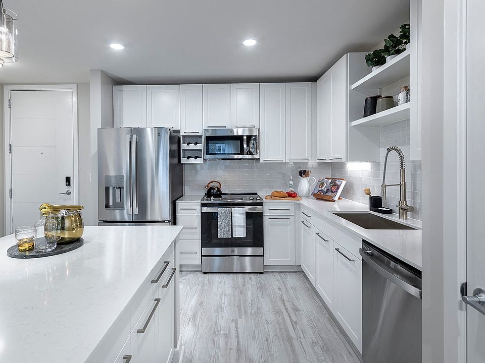 1st image of 800 Rockwell Ave #5500166
