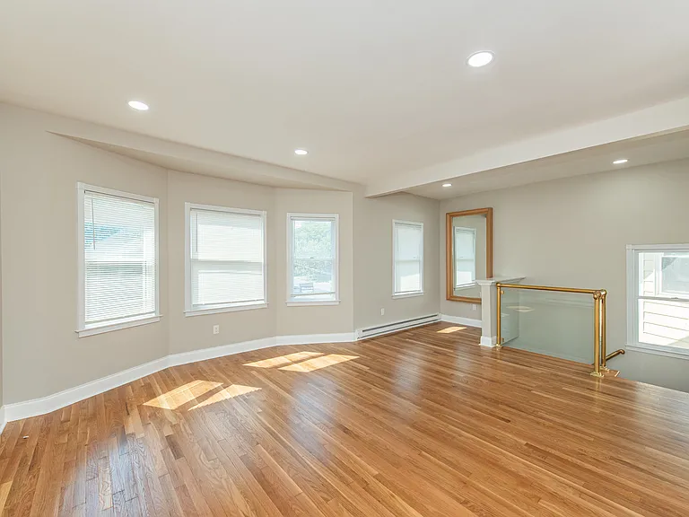 182 Union Ave #2 — Photo 4