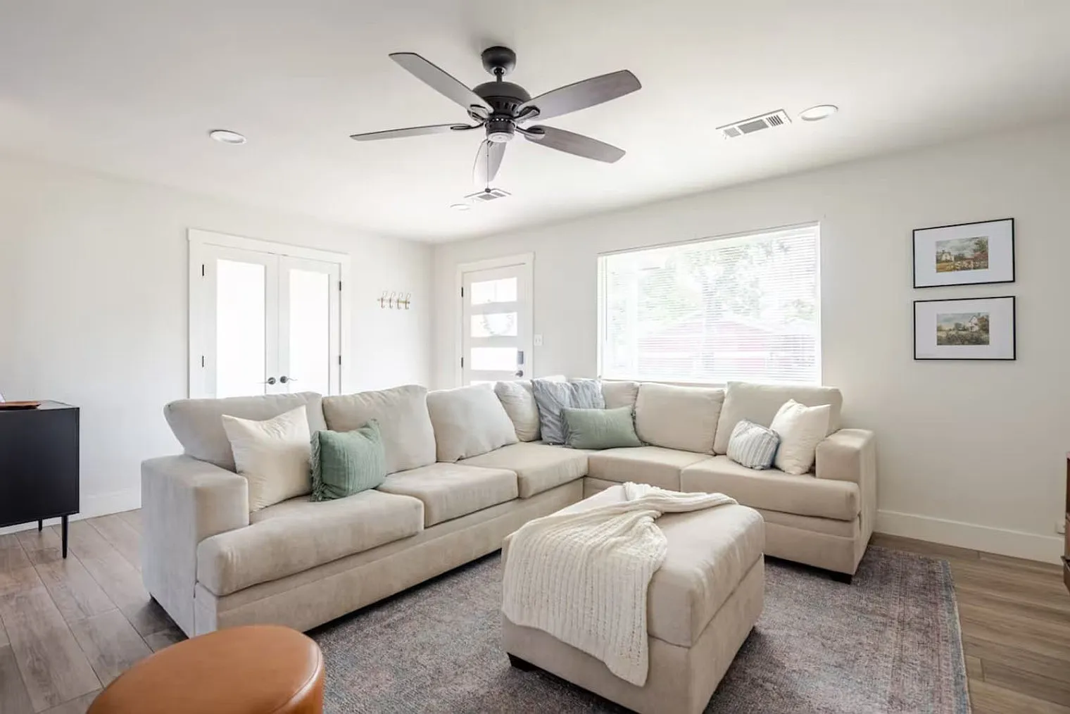 4 bed, 2.0 bath, 1216 sqft, $2,976 — Photo 1