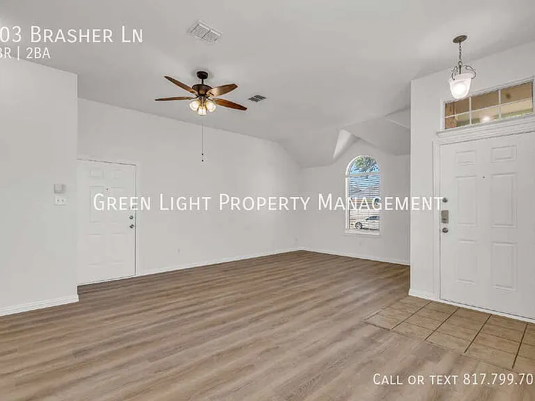 403 Brasher Ln — Photo 4