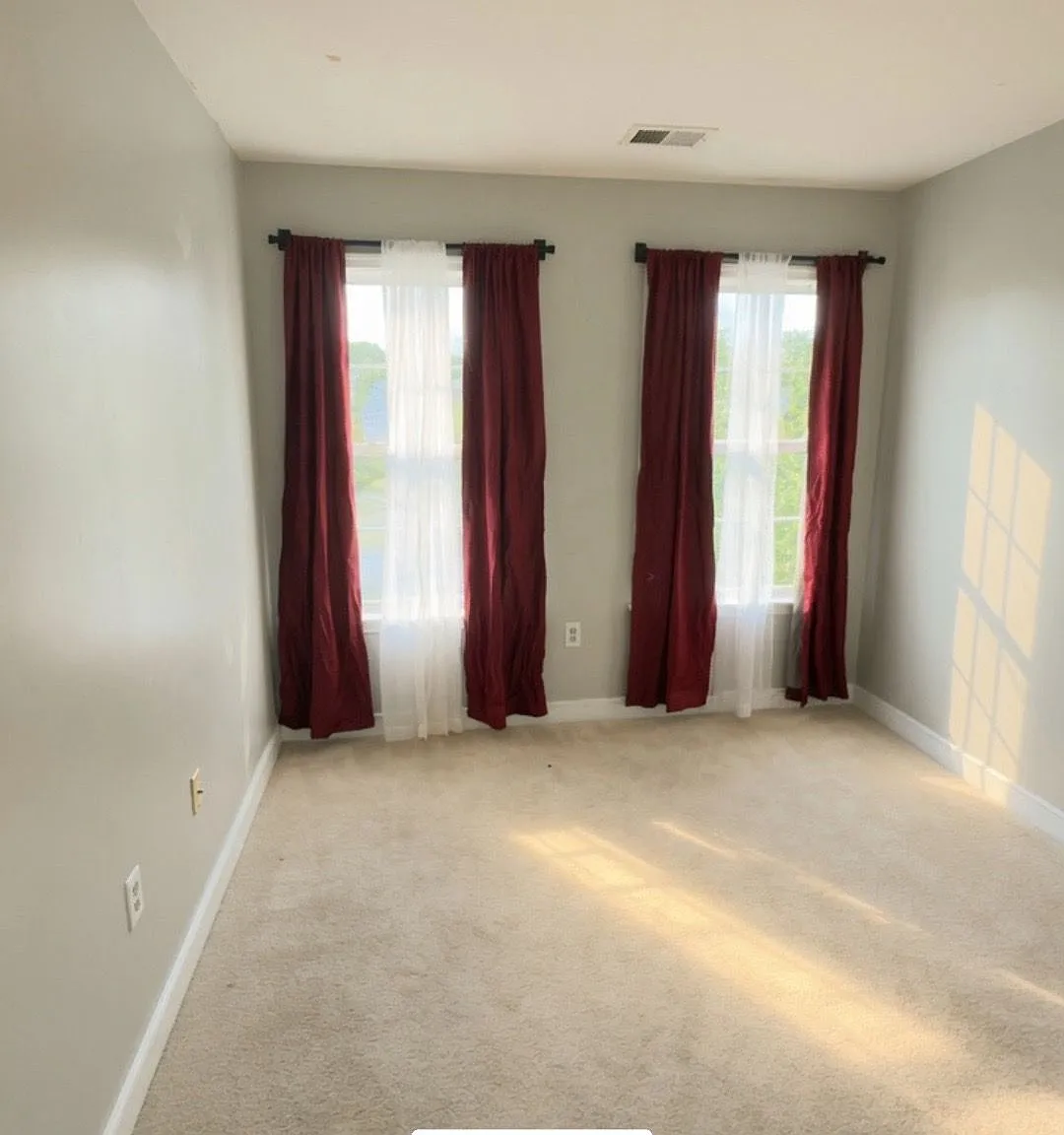 3 bed, 2.5 bath, 2000 sqft, $2,700 — Photo 1