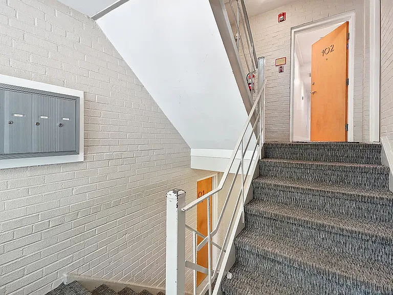 1524 Independence Ave SE #102 — Photo 14