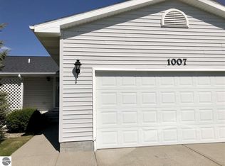 1007 Sweeney St, Mt Pleasant, MI 48858