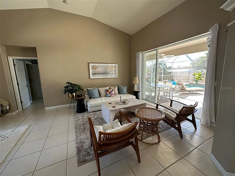 4580 Crystal Rd — Photo 7
