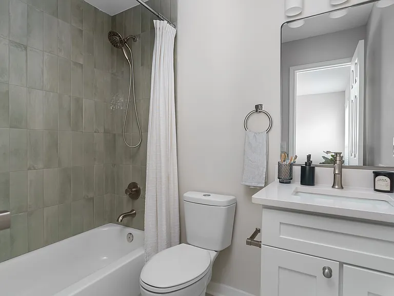 101 Rothwood Ct — Photo 5