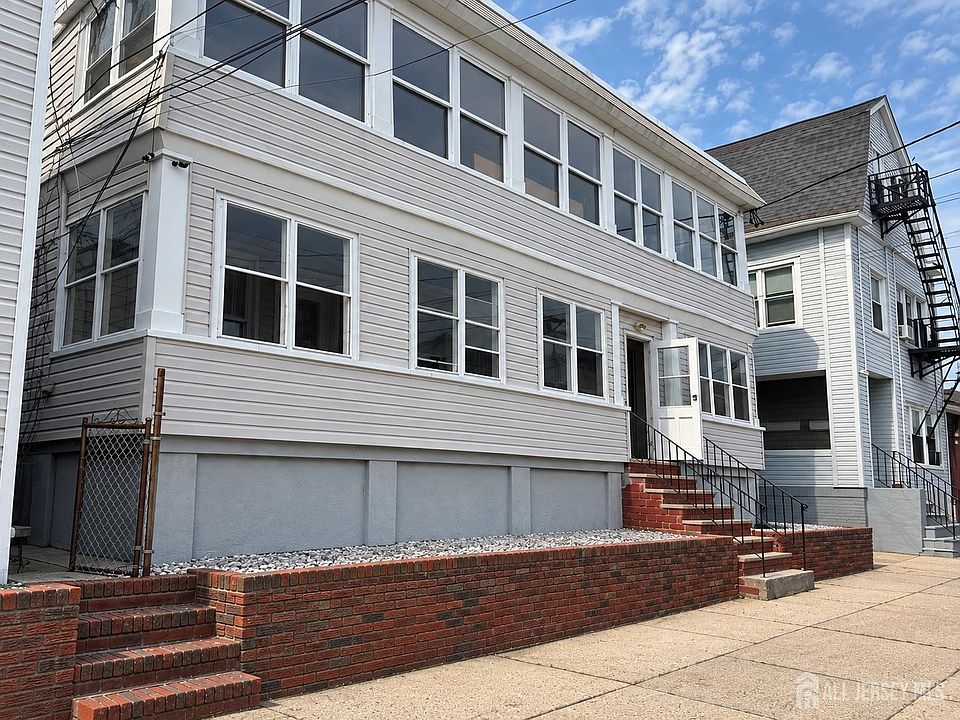 1st image of 361 Prospect St