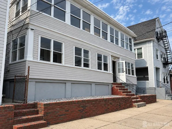 361 Prospect St, Perth Amboy, NJ 08861